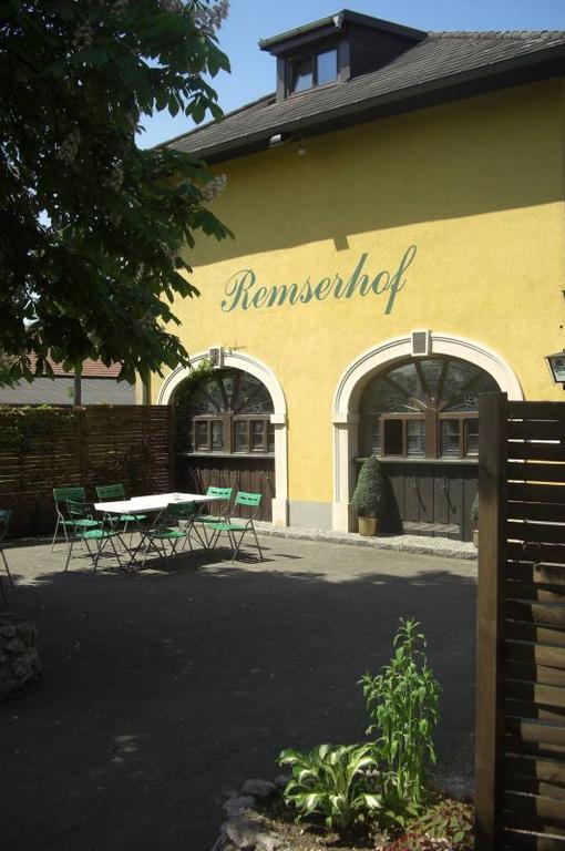 Remserhof Sankt Valentin Extérieur photo